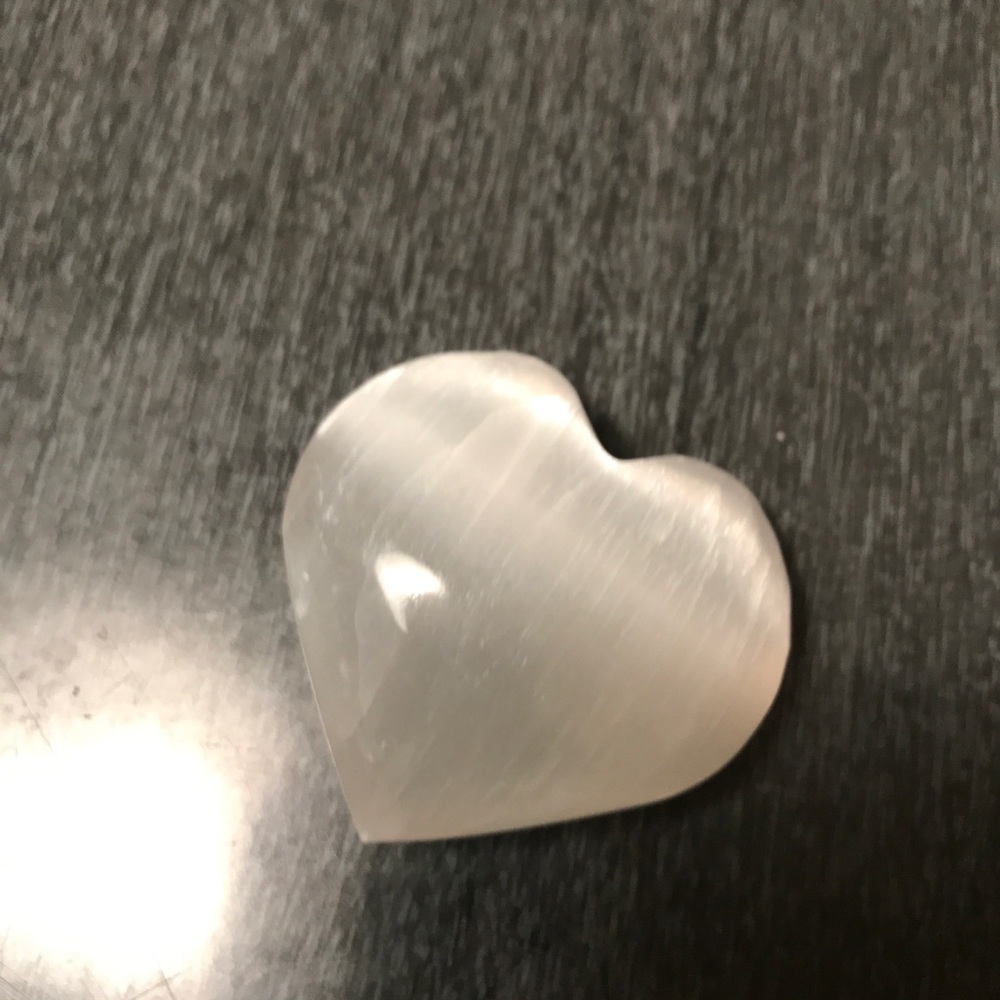 Selenite heart polished - Picture 2 of 3
